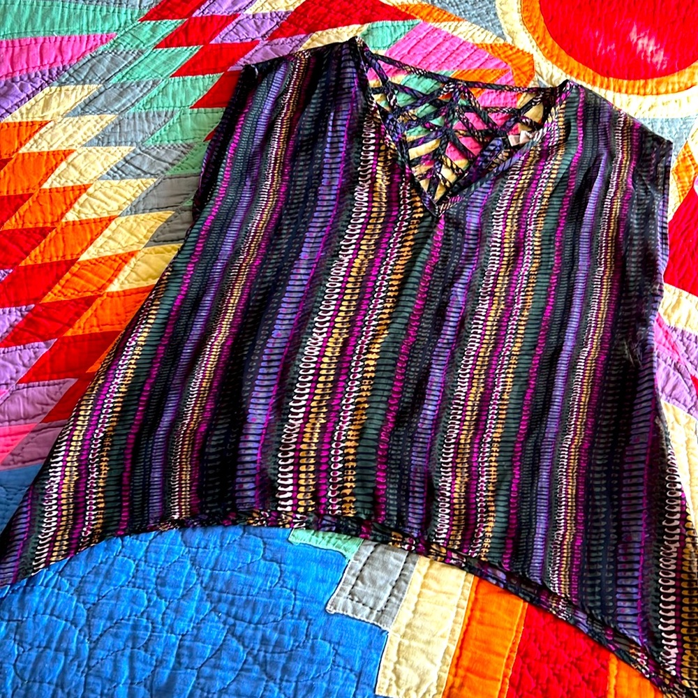 💜💚🖤Ecotè high low flowy shear top